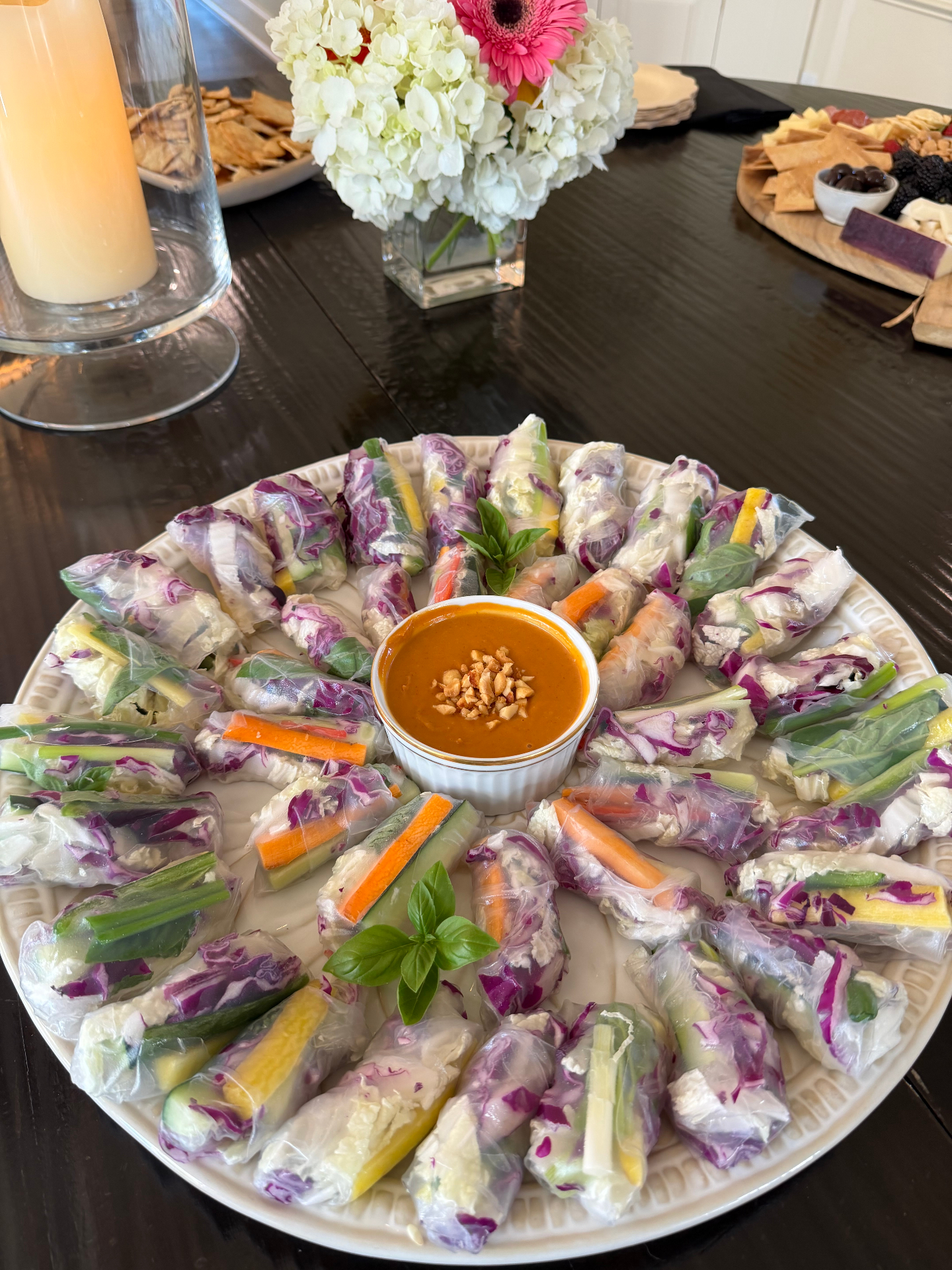 Fresh spring rolls with peanut sauce